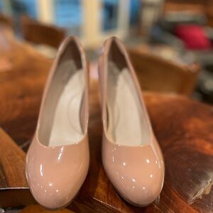Clarks Tan Heels Classic Style